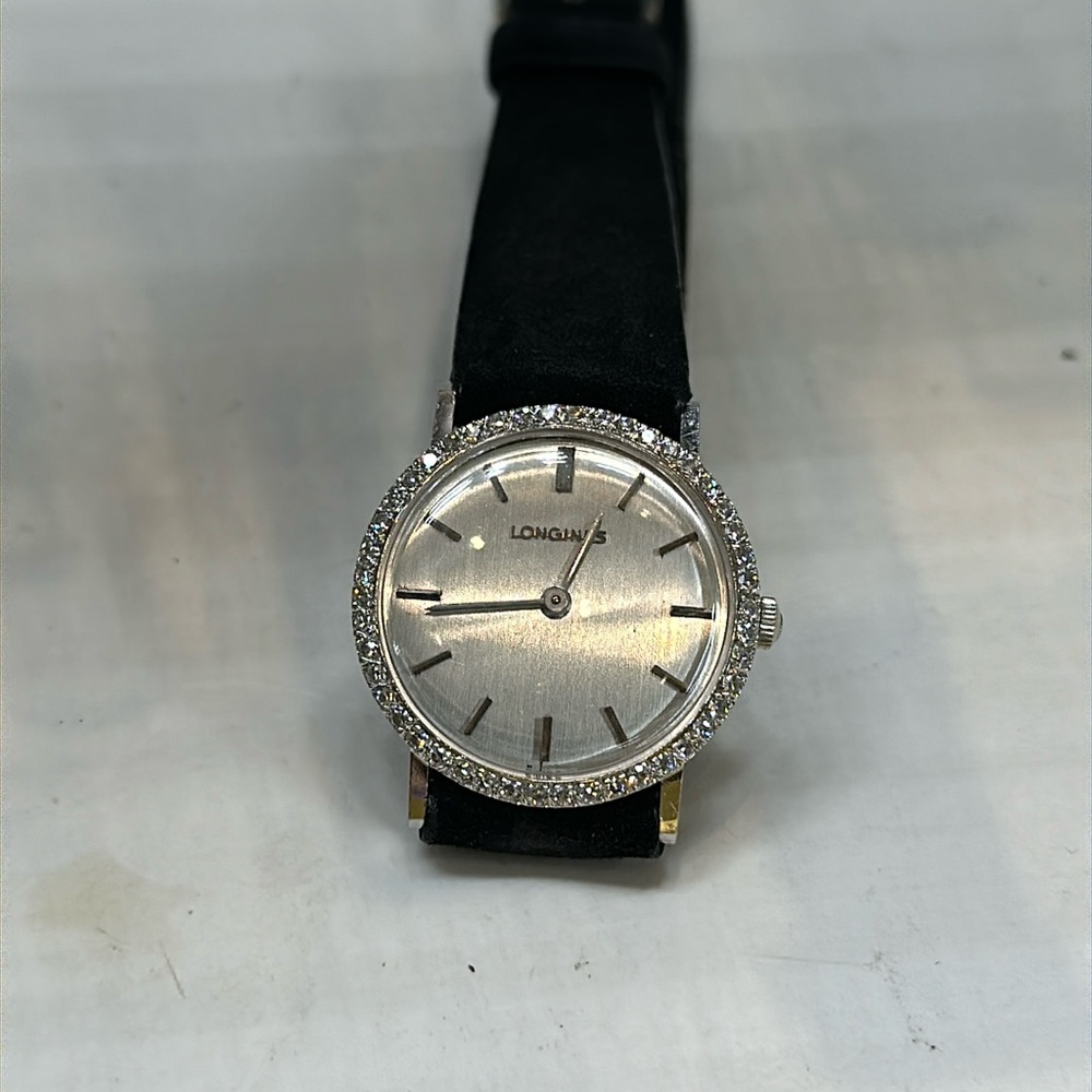 14k white gold Longines Vintage watch with diamonds.  Manual wind movement. 28mm
